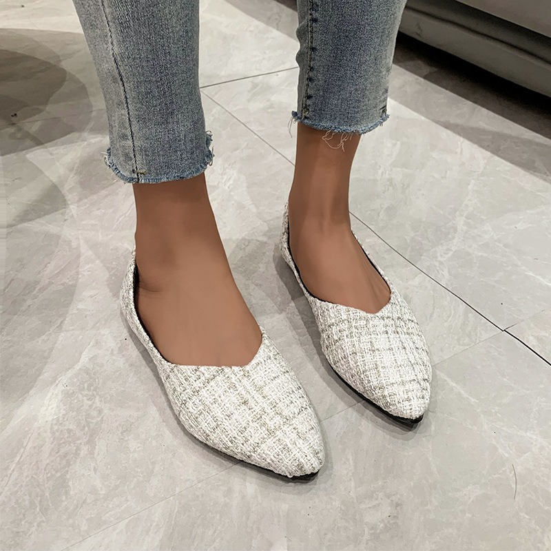 Pointed Toe Flat - Sepatu Wanita Ukuran Besar Model Single