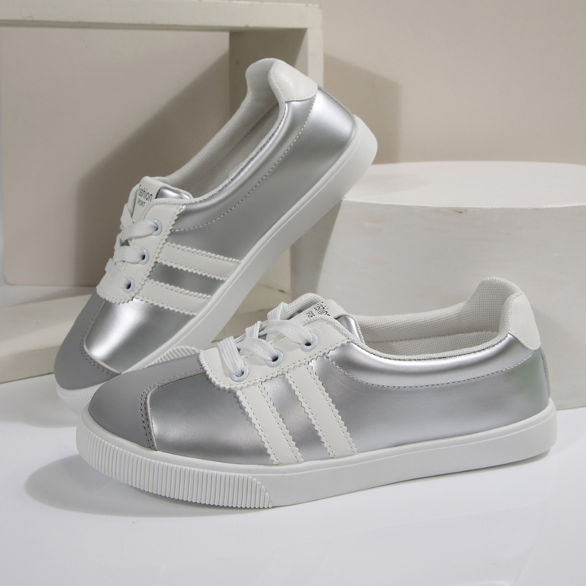 Women Shoes Store - Sepatu Sneakers Wanita Gaya Korea untuk