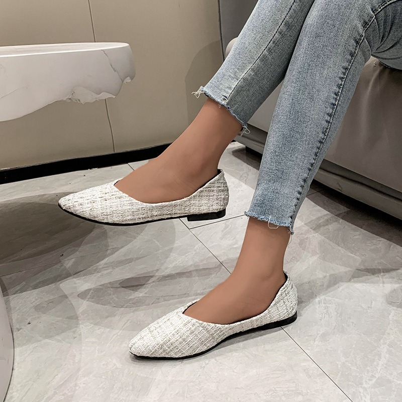 Sepatu Wanita Ukuran Besar Mod - Pointed Toe Flat ulasan dan harga