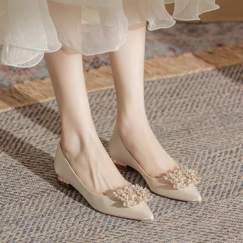 Sepatu Pengantin Wanita Model  - Pointed Toe Flat ulasan dan harga