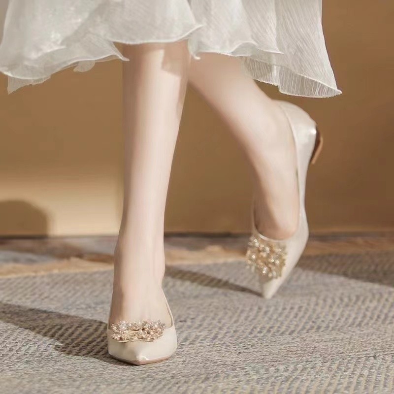 Sepatu Pengantin Wanita Model  - Pointed Toe Flat ulasan dan harga